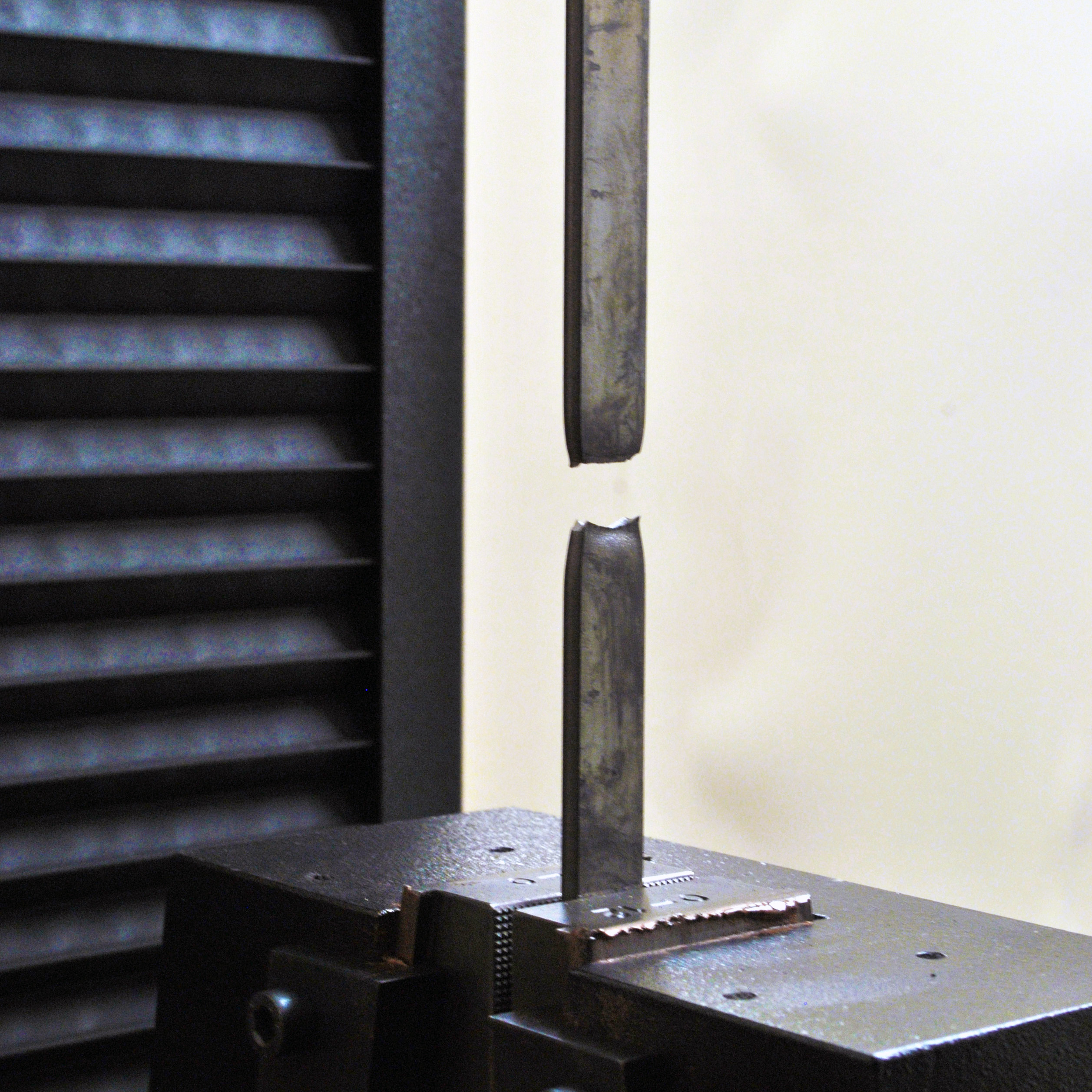 Macchina per prove di trazione utilizzata per il controllo meccanico del materiale